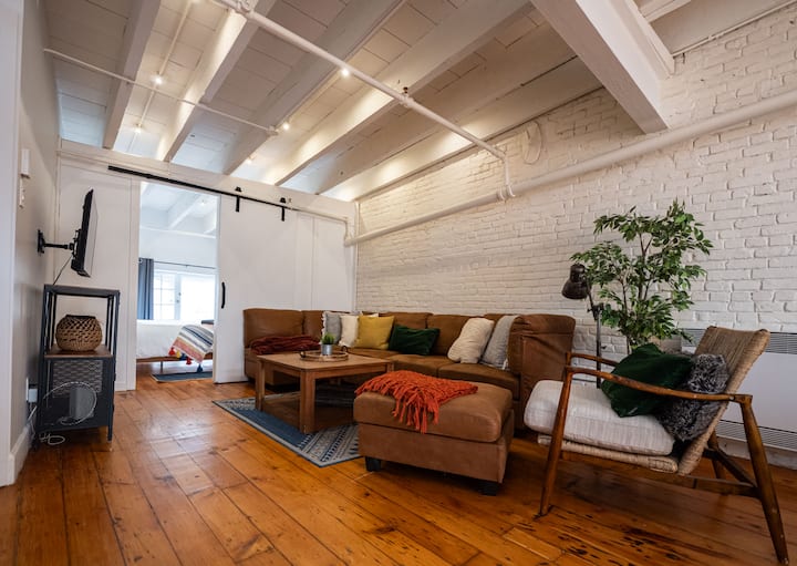 Stunning Old Montreal Penthouse - Apartments for Rent in Montreal