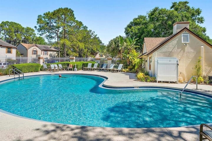 Clearwater Coastal Oasis - Heated Pool