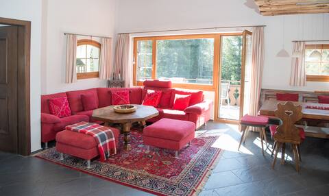 Holiday home with Jacuzzi for 6 persons-Lenzerheid