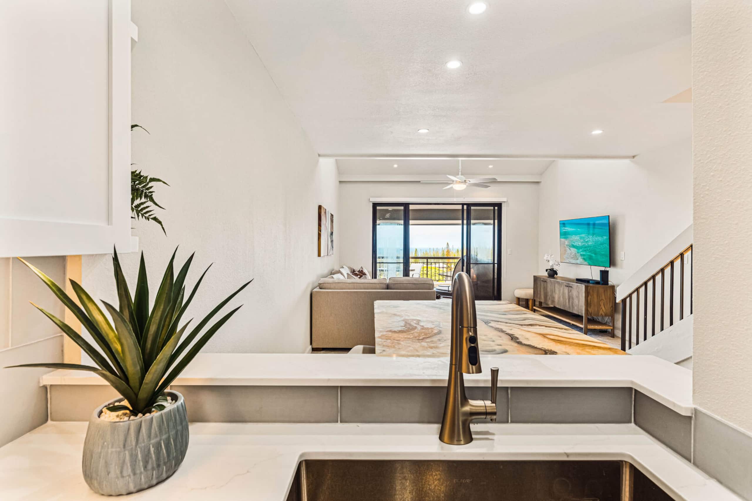 Condo in Lahaina · ★4.58 · 1 bedroom · 2 beds · 1.5 private baths - Image 17