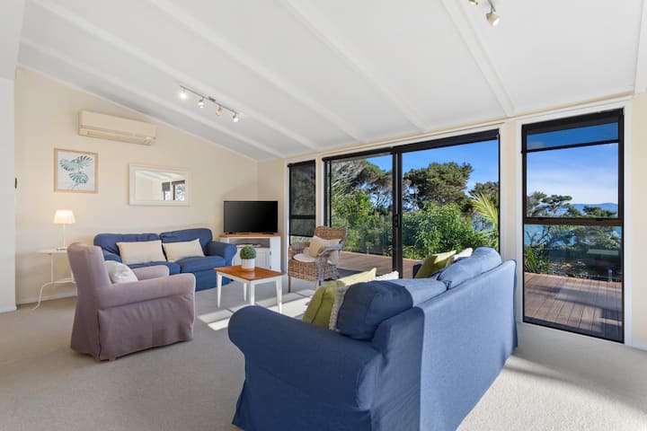 Beach Haven Coastal Escape| By Furnished Rentals - Auckland