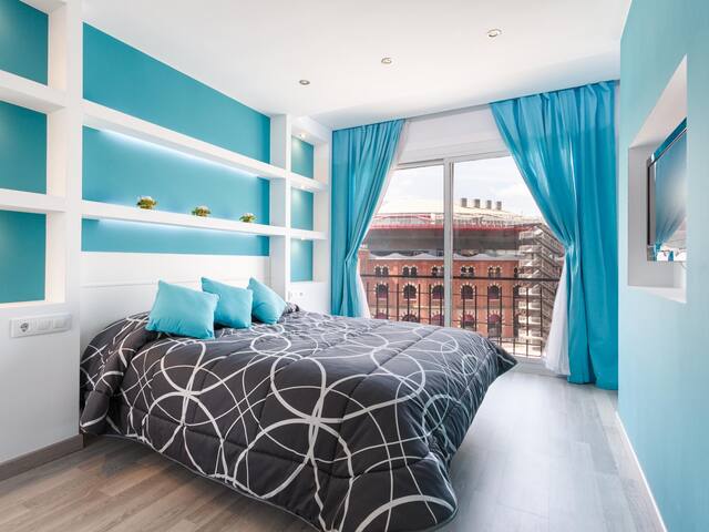 In plaza España: Perfect for groups and families gallery image 3