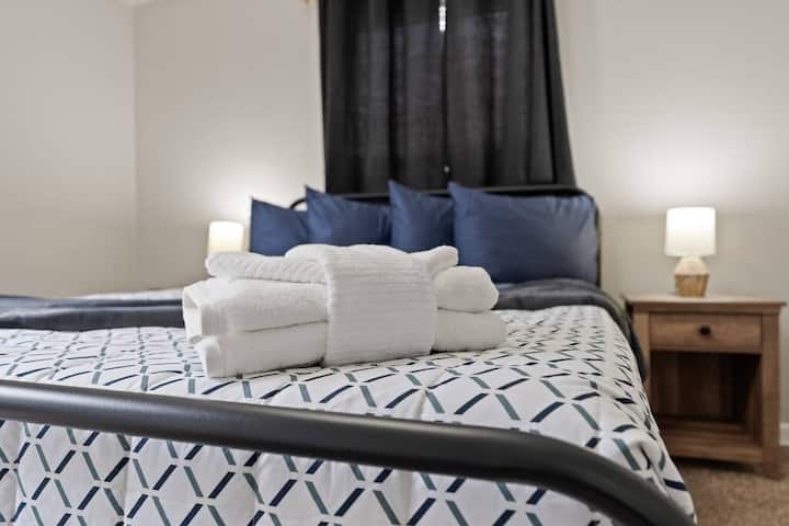 Chumba Kikuu cha kulala- Kitanda aina ya Queen