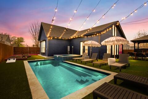 Putt Putt, Heated Pool, Hot Tub, XBOX + Sleeps 22!