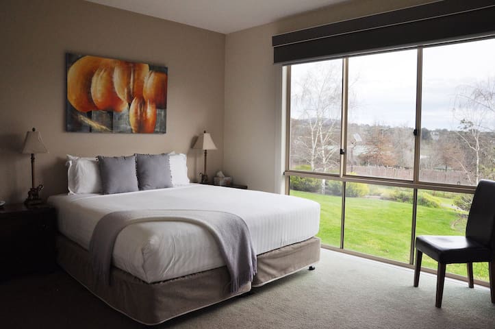 Vineyard Villa # 5 – By the vines