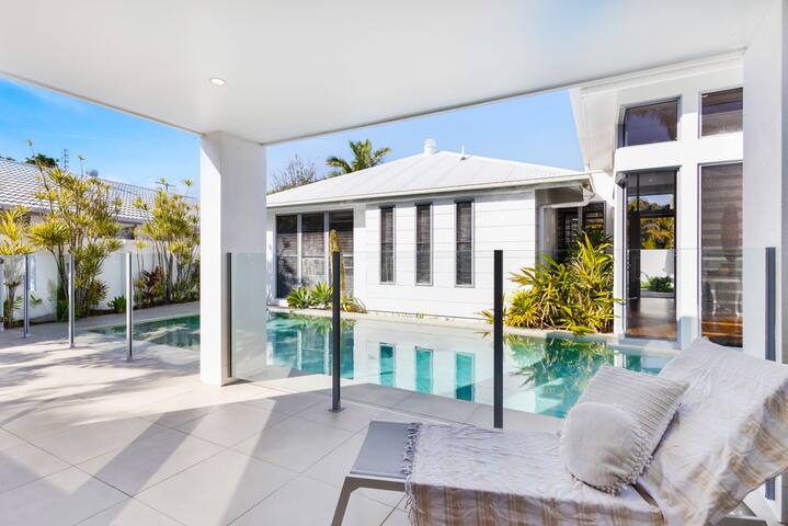 Hampton Beach House on the Waterfront gallery image 3