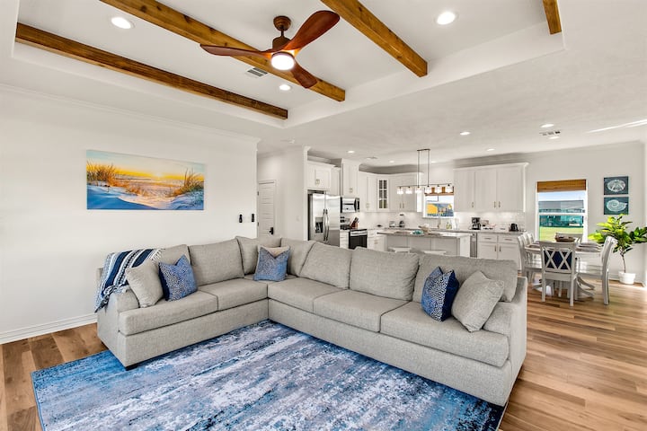 Direct Beach Access: King, Fun Deck, Games, Arcade - Crystal Beach, TX