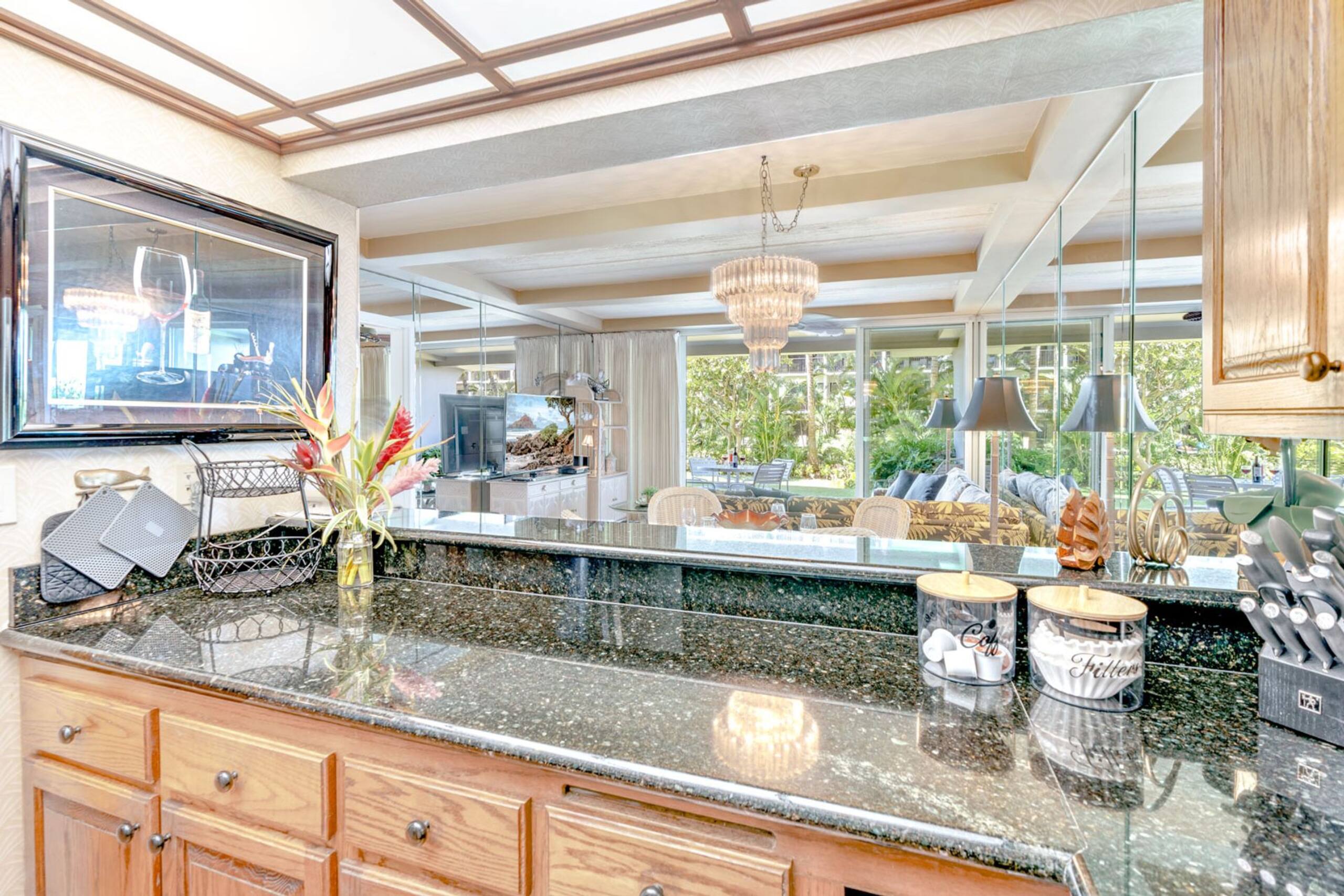 Condo in Lahaina · ★4.67 · 1 bedroom · 2 beds · 2 baths - Image 15