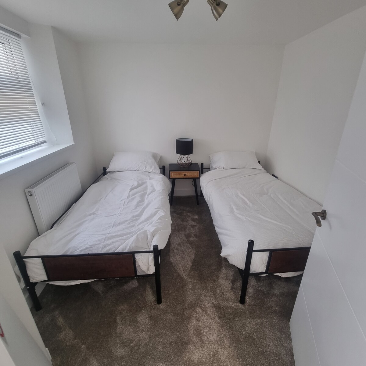 غرفتا نوم مفردتان