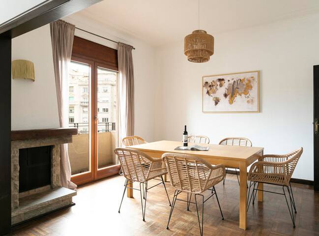 Great Eixample Apartment gallery image 2