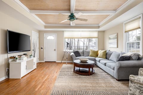 M22 Shores | Beach | Pet-friendly | Waterfront |