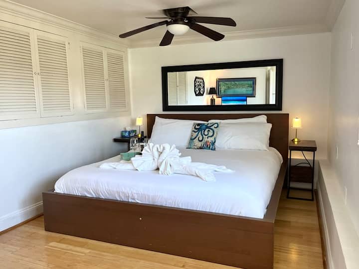 Plišani bračni krevet (širine 180 - 200 cm)