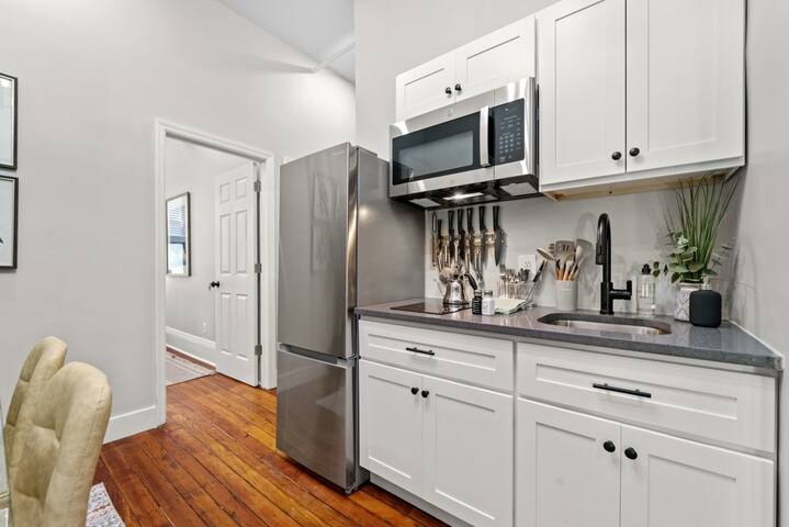 Spacious 3-Bed Brownstone, near Columbia Uni gallery image 3