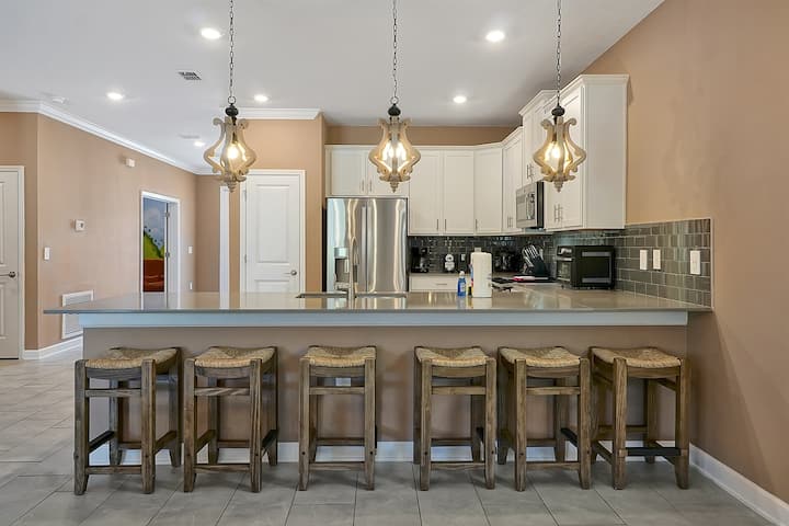 Not To Be Missed! Exquisite Storey Lake Villa - Florida