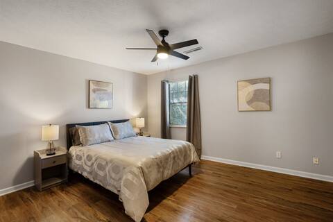 Comfortable 2BR Suite Perfect for Business Travele