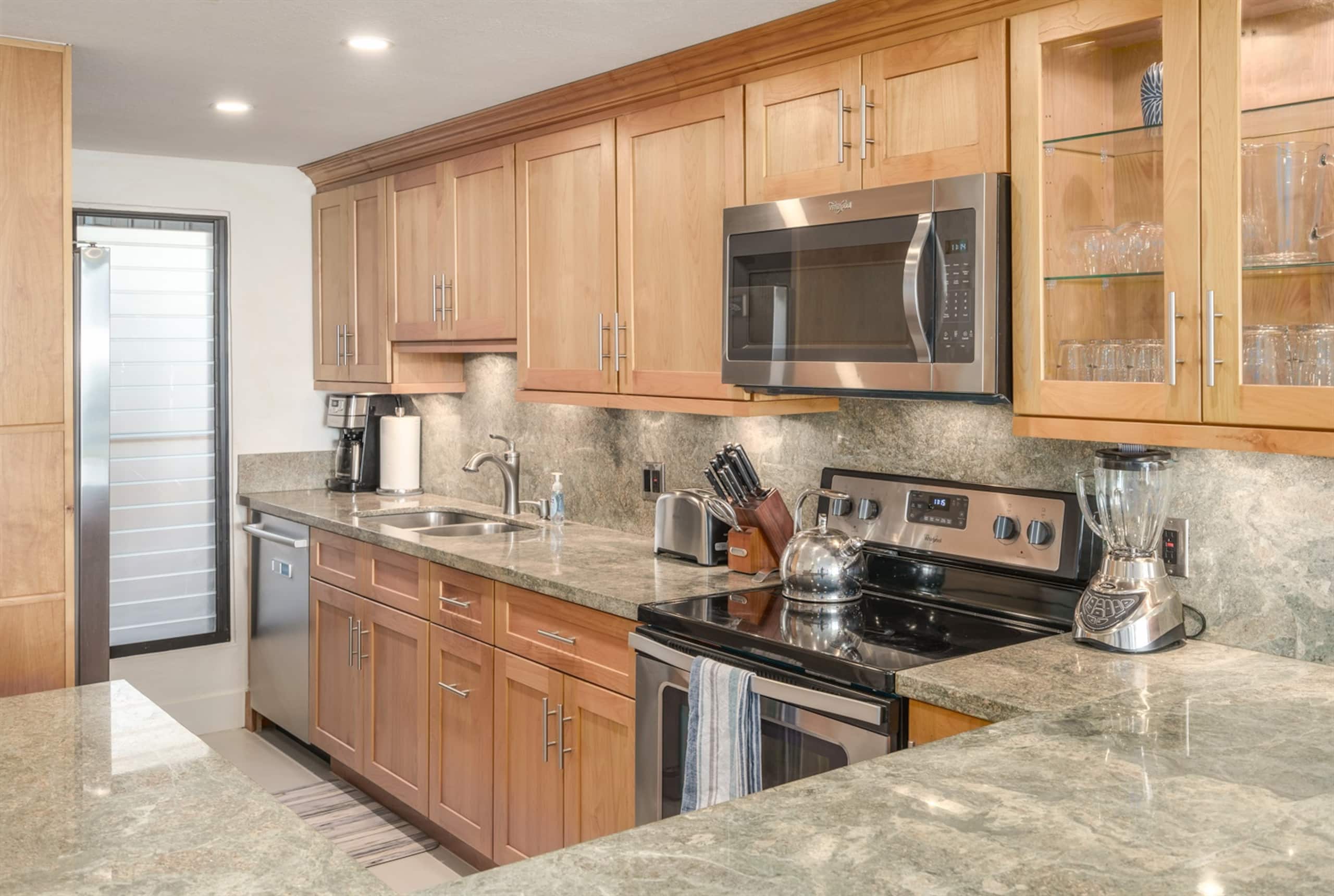Condo in Wailuku · ★4.87 · 2 bedrooms · 4 beds · 2 baths - Image 12