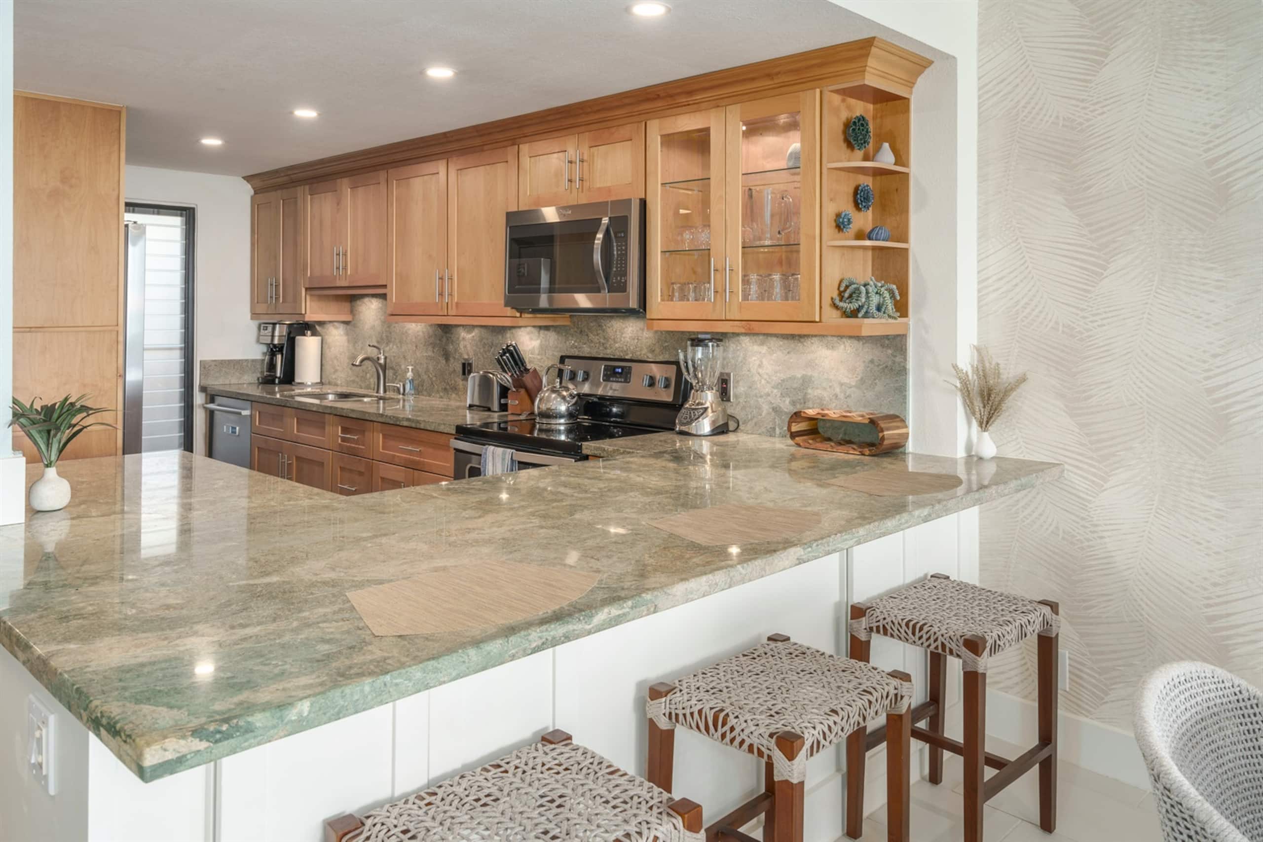 Condo in Wailuku · ★4.87 · 2 bedrooms · 4 beds · 2 baths - Image 10