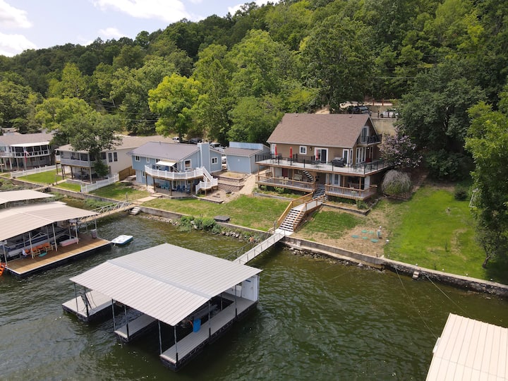 Lakefront Home for 26 w/ Dock