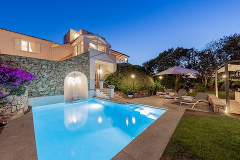 Villa Le Rocce_Heated swimming pool