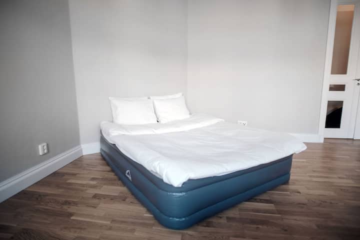 المرتبة الهوائية مصنوعة.