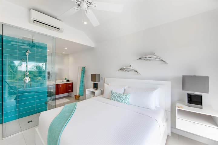 Habitación King junto a la alberca