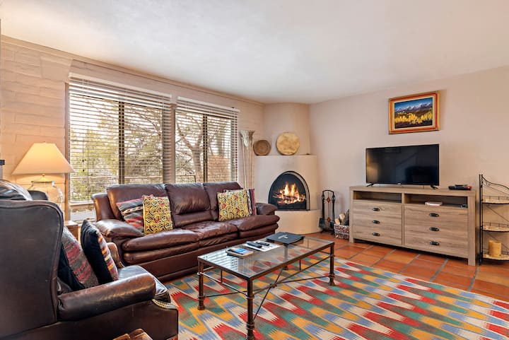 Fort Marcy 41 | Walk To Plaza | Kitchen | 2 Levels - Santa Fe