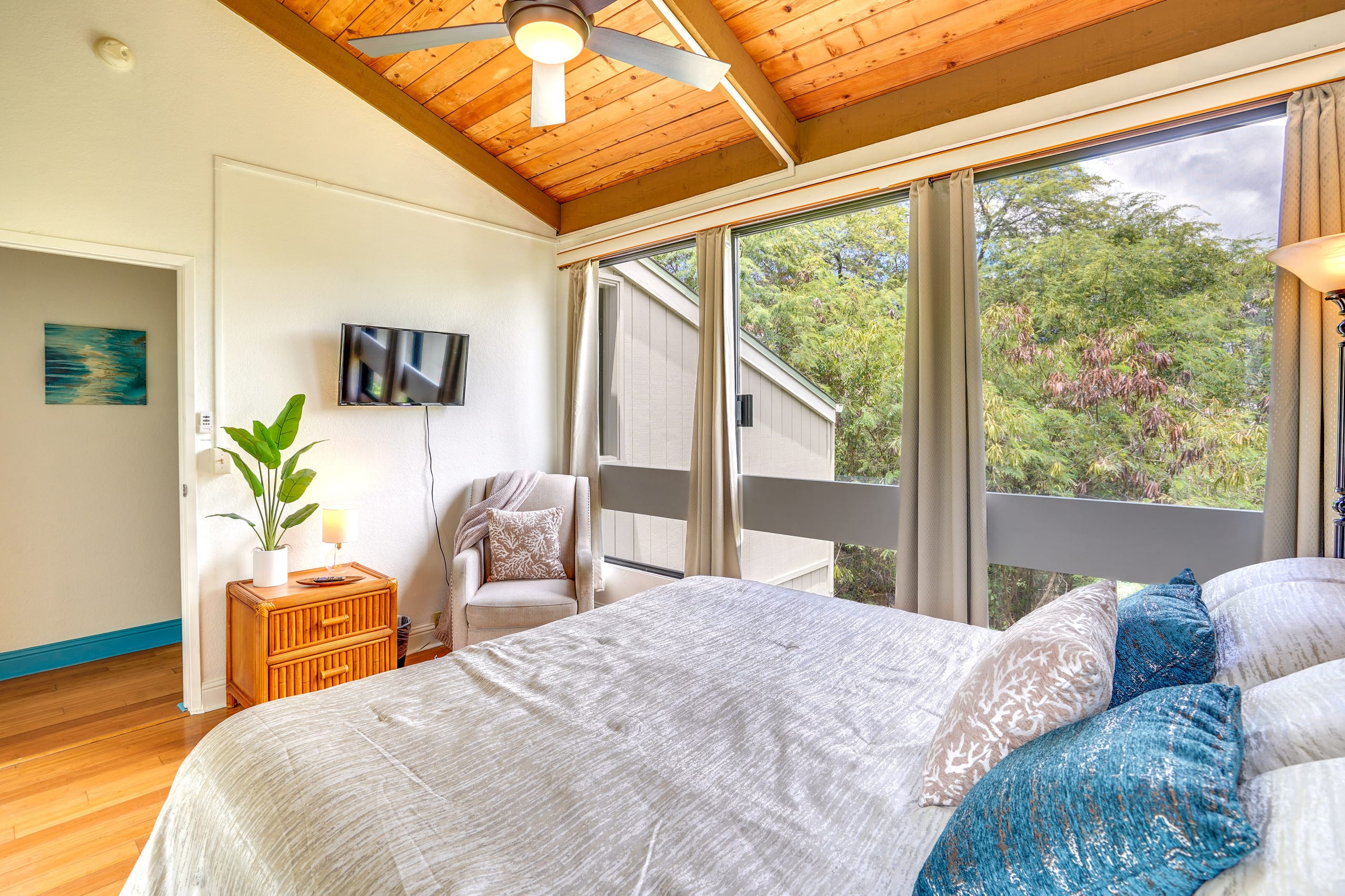 Condo in Kailua-Kona · ★4.8 · 2 bedrooms · 2 beds · 2 private baths - Image 14