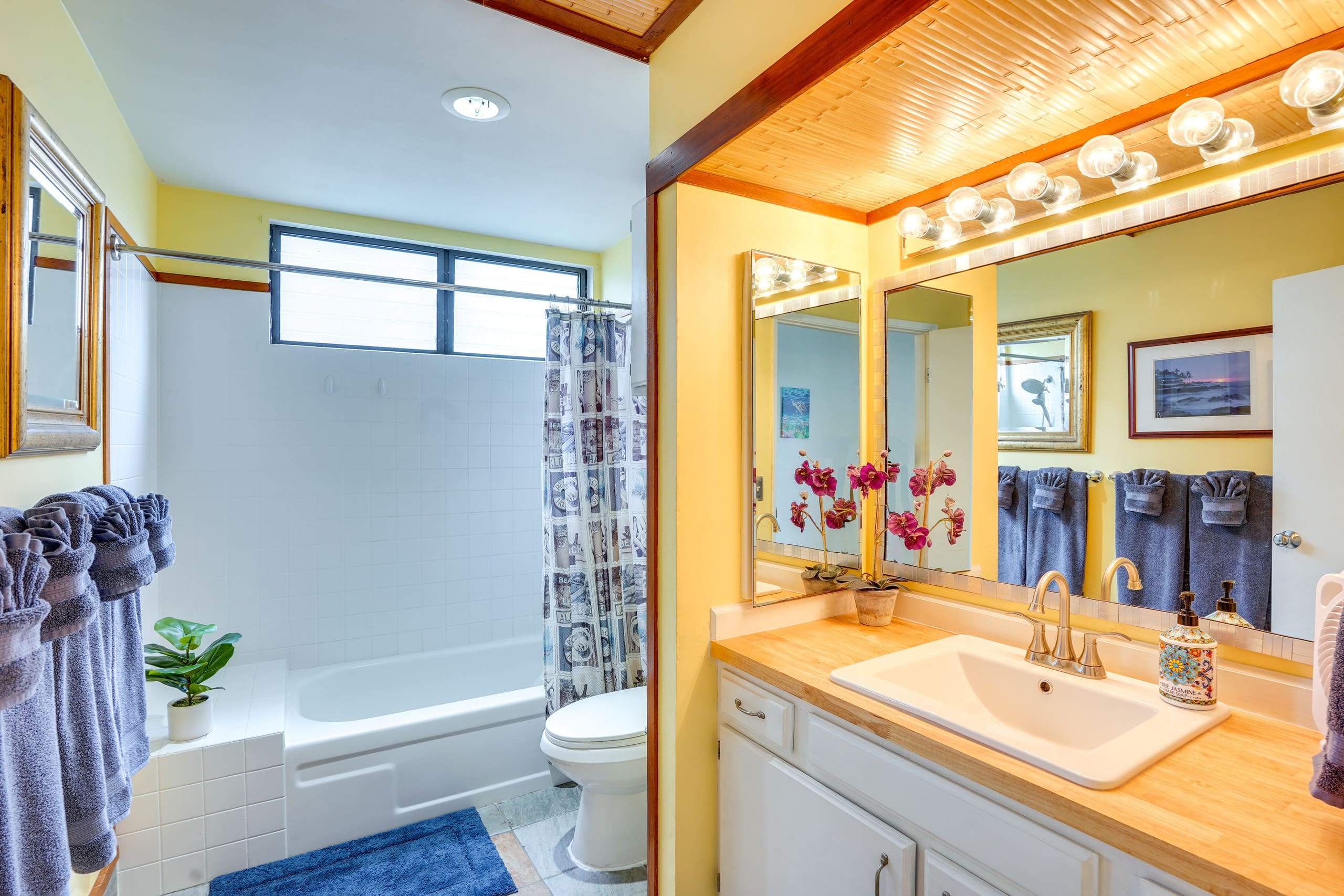 Condo in Kailua-Kona · ★4.8 · 2 bedrooms · 2 beds · 2 private baths - Image 15