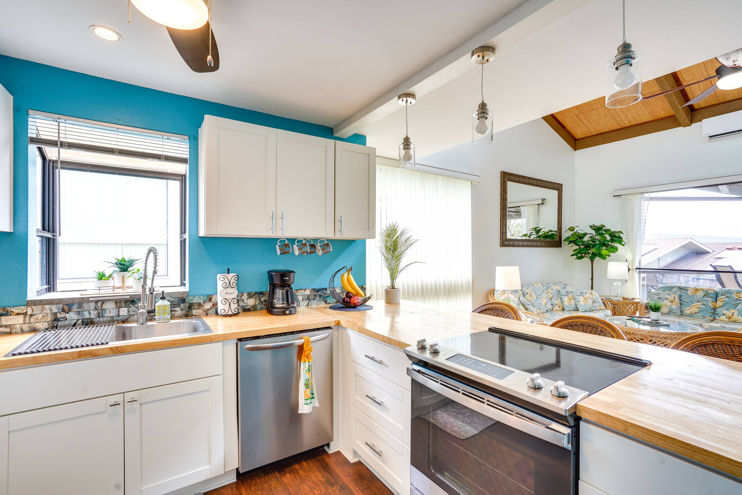 Condo in Kailua-Kona · ★4.8 · 2 bedrooms · 2 beds · 2 private baths - Image 9