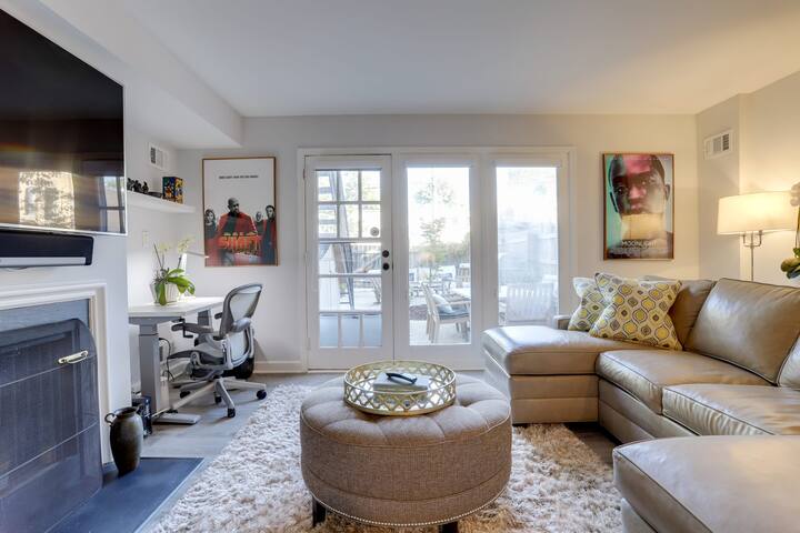 Sojourn A Chic 3 BR | Capitol Hill gallery image 2