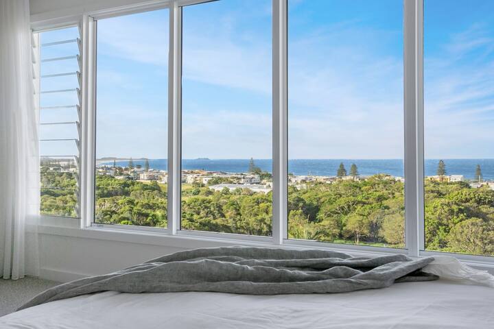 Luxe Paradise with sweeping Ocean Views & Pool gallery image 2