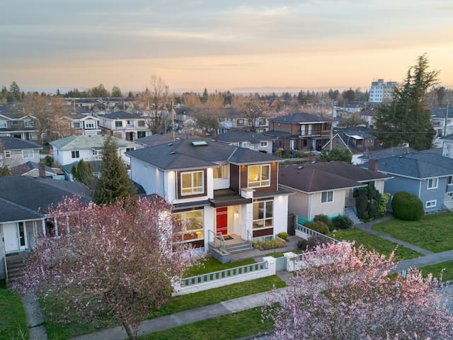 Central Luxury Home | Views & Private Cinema