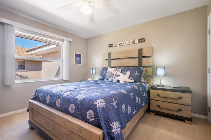 Bedroom # 2 Queen Bed with Therapedic  Whexley memory foam mattress with nightstands and ceiling fan 