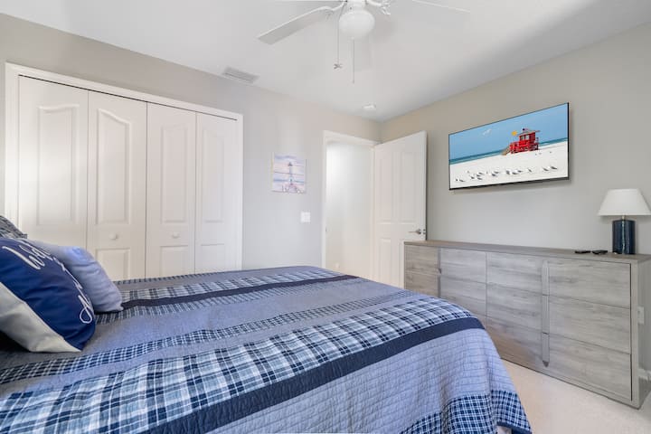Bedroom #3 Suite has a Queen Therapedic Whexley memory foam mattress with night stands,dresser ,closet with shelves and rod with hangers. 43" Sony 4K UHD G@@gle Smart TV  with ROKU