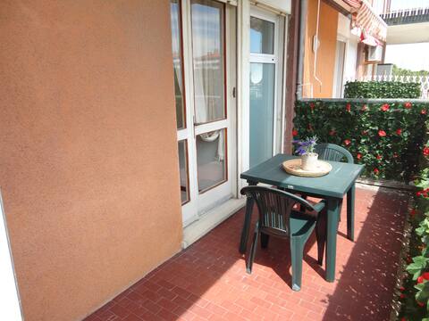 Great studio close to the sea with lovely balcony