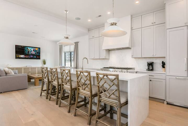 NEW Italian Village Home w/ Rooftop Deck gallery image 4