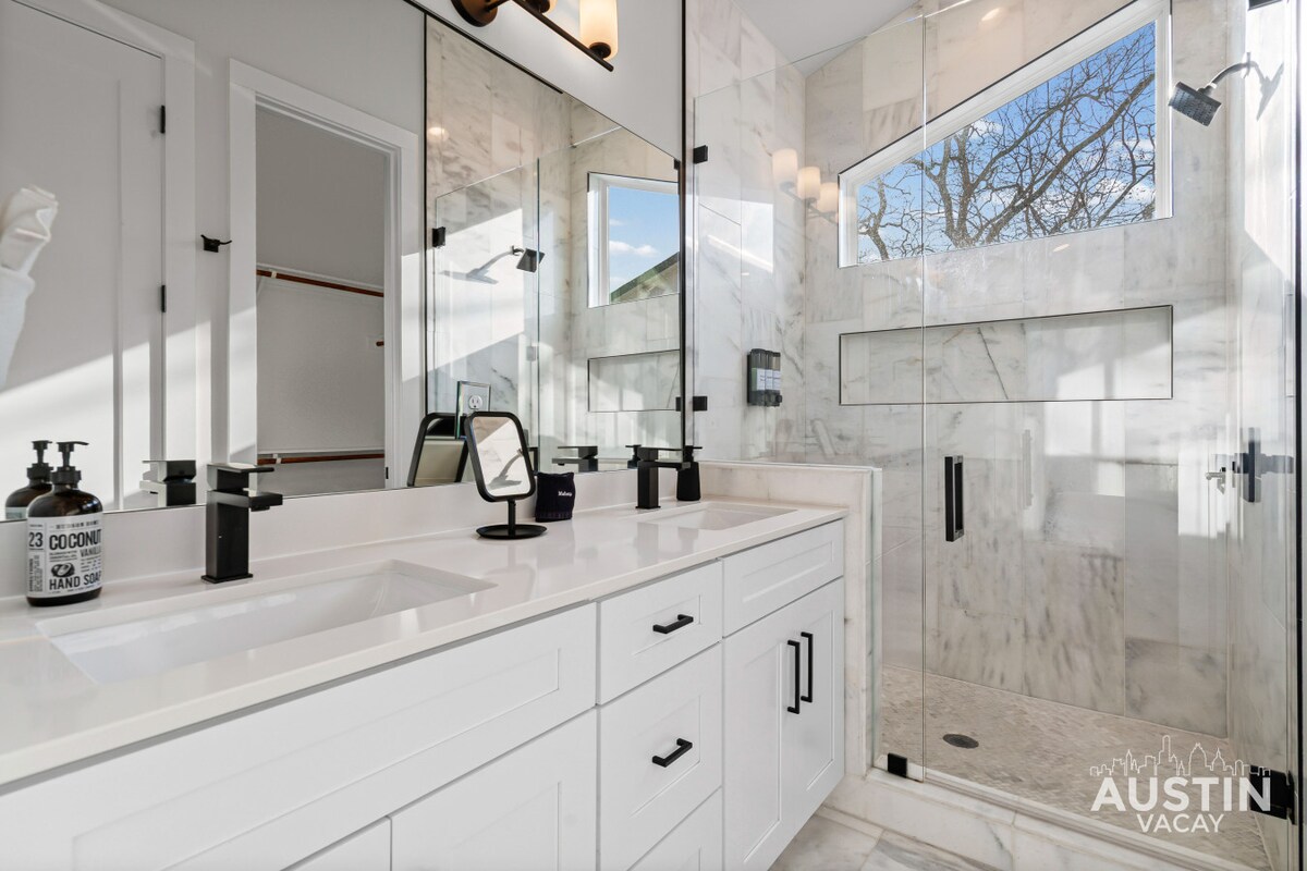 Brand New East Austin Gem: 3 Minutes to UT Campus!