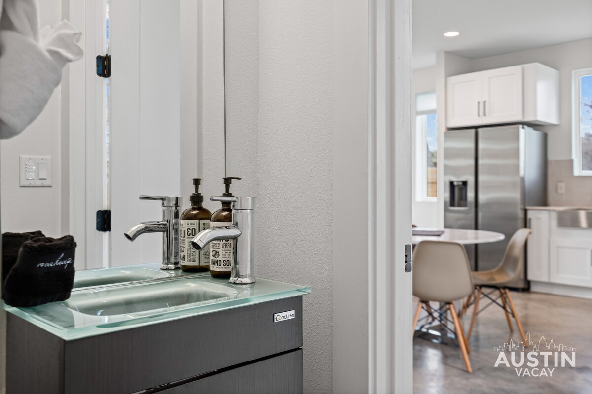 Brand New East Austin Gem: 3 Minutes to UT Campus!