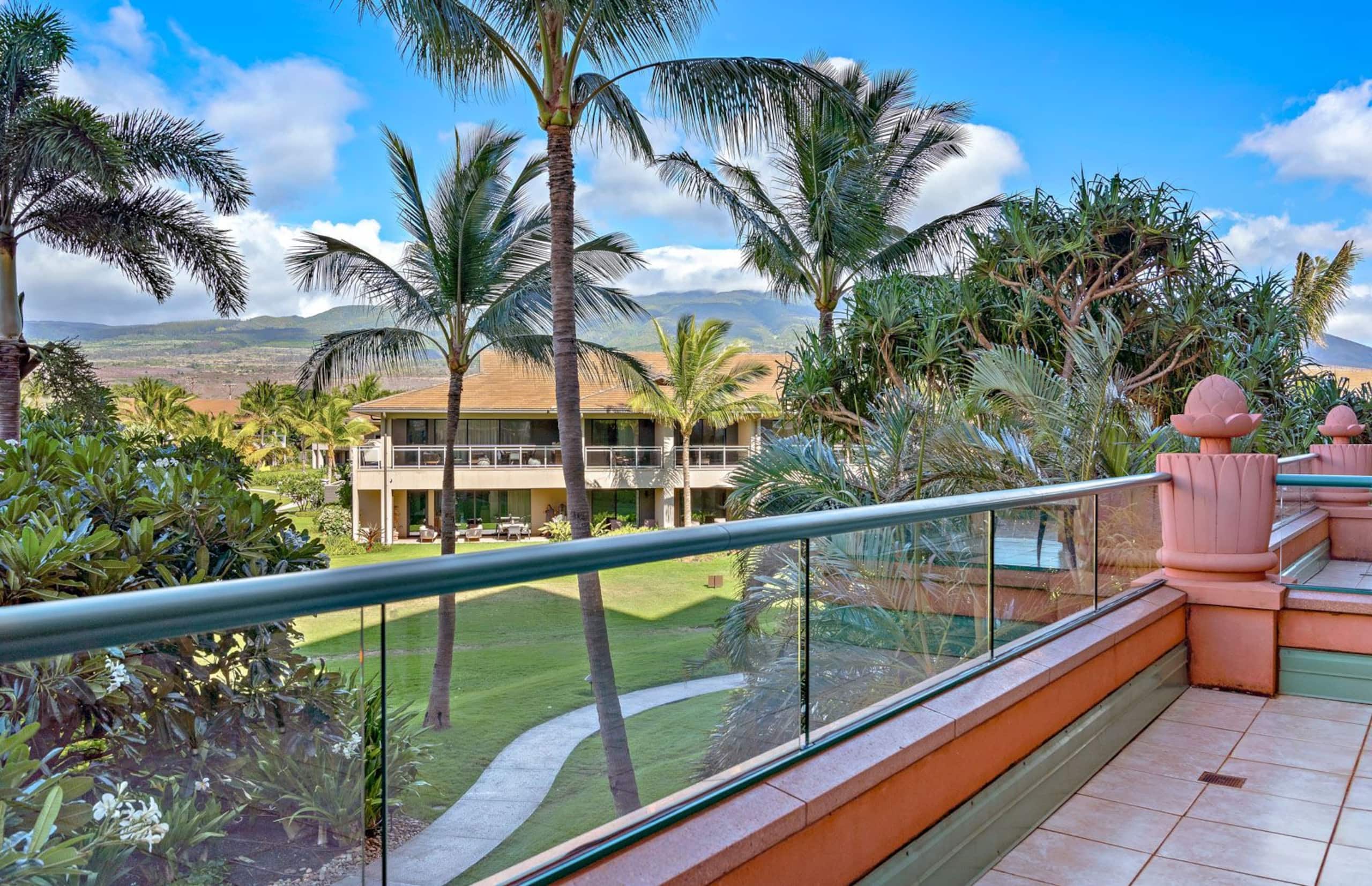 Condo in Lahaina · ★4.65 · 1 bedroom · 2 beds · 1 bath - Image 2