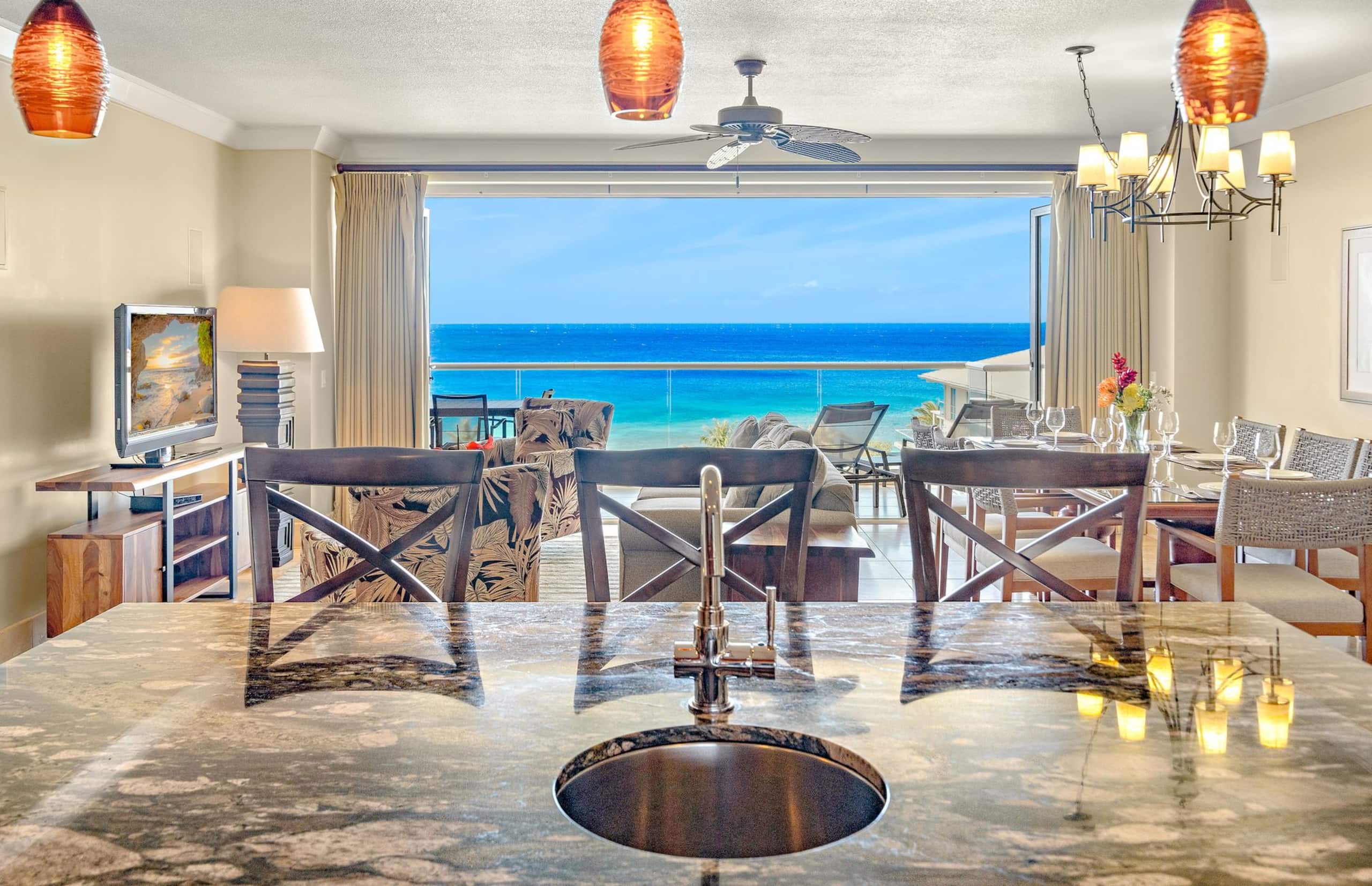Condo in Lahaina · ★5.0 · 3 bedrooms · 4 beds · 3 baths - Image 4