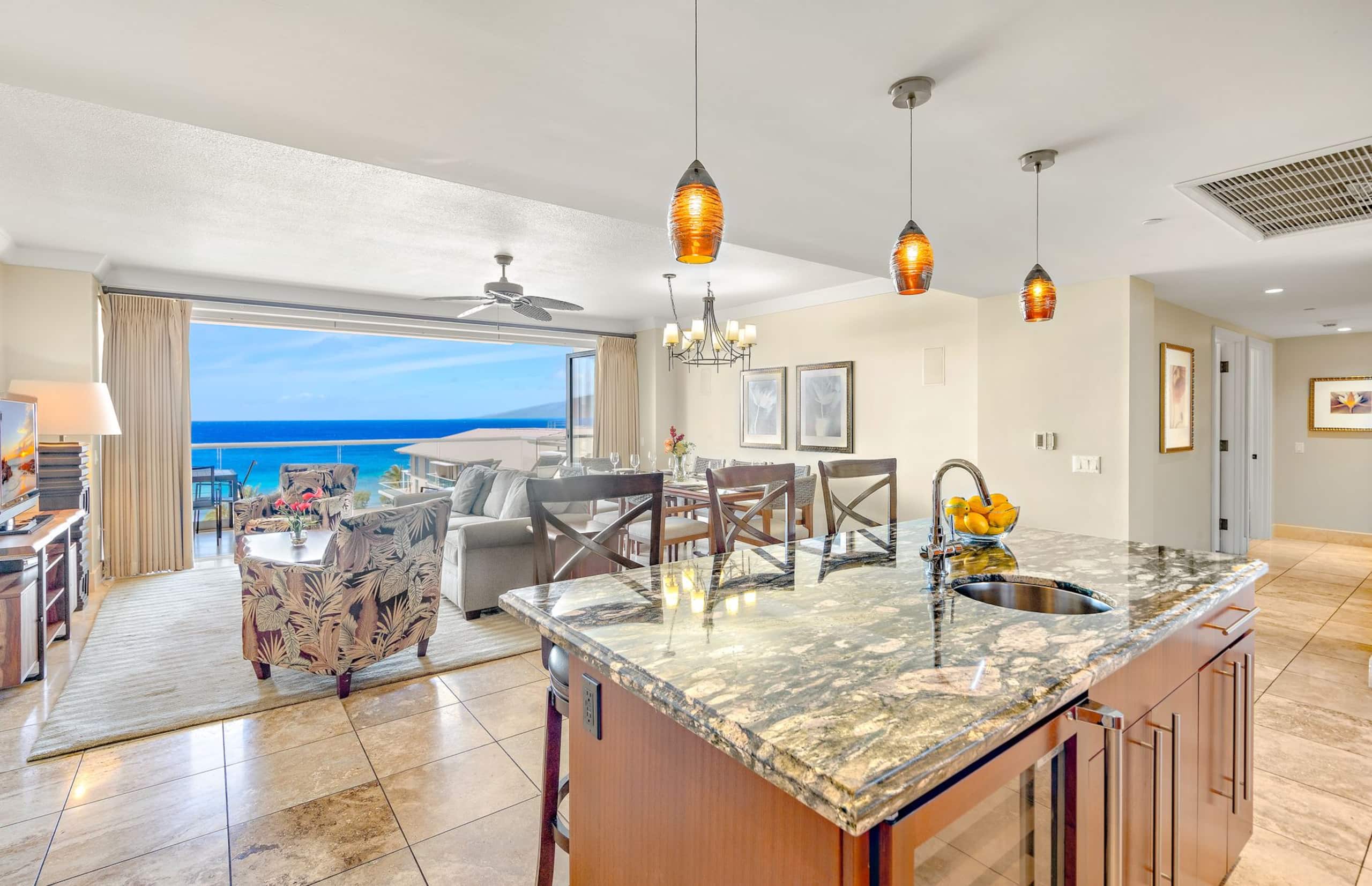 Condo in Lahaina · ★5.0 · 3 bedrooms · 4 beds · 3 baths - Image 3