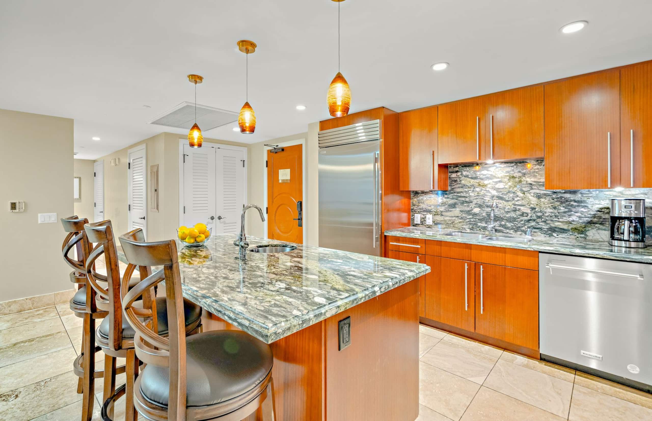 Condo in Lahaina · ★5.0 · 3 bedrooms · 4 beds · 3 baths - Image 15