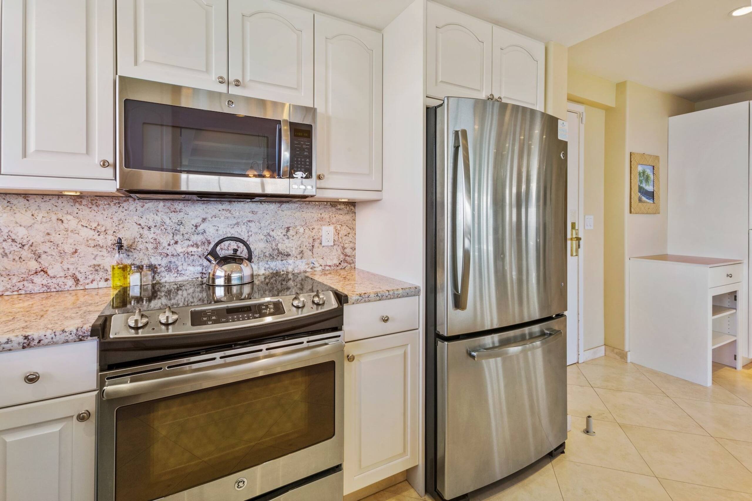 Condo in Lahaina · ★5.0 · 1 bedroom · 2 beds · 2 baths - Image 7