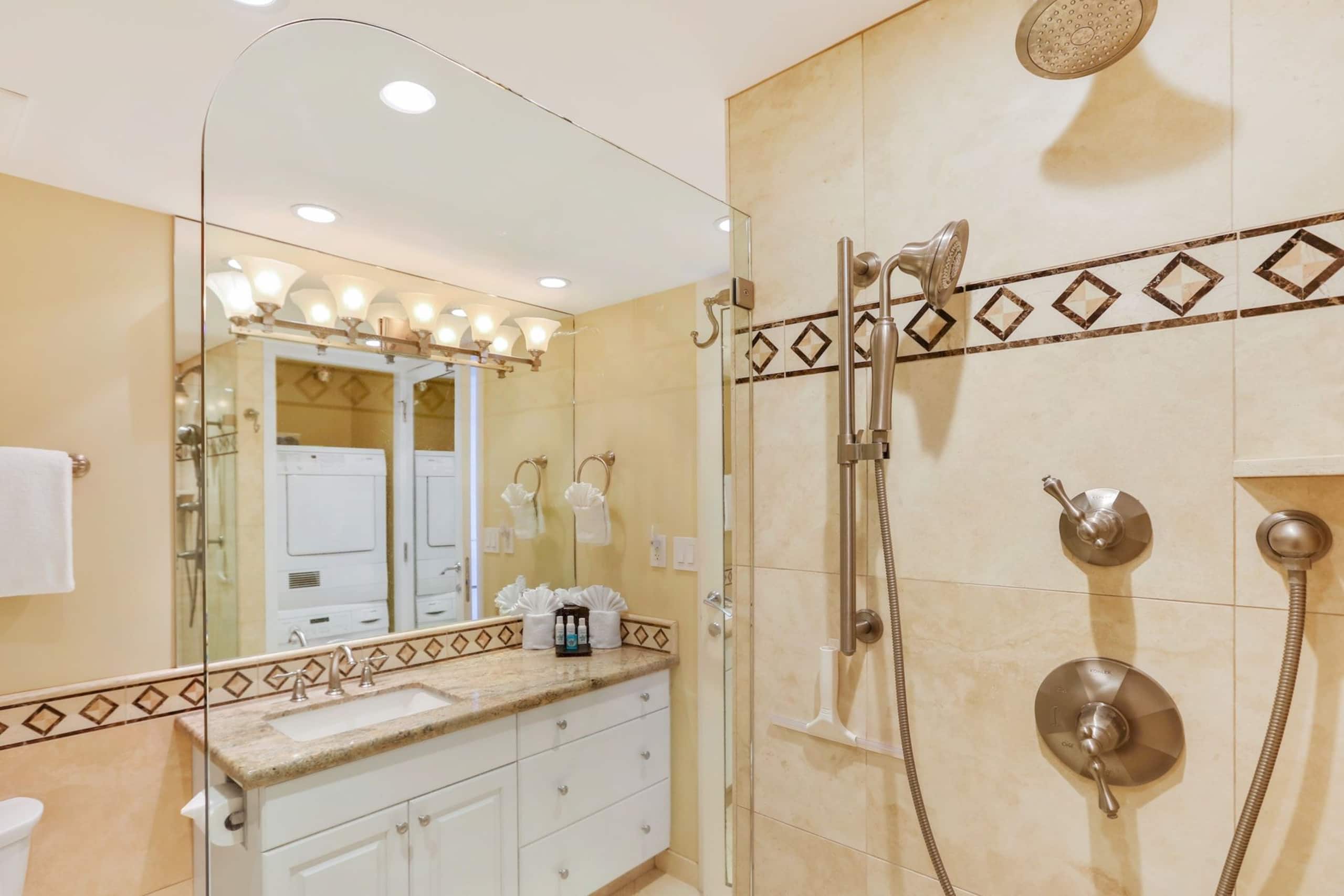 Condo in Lahaina · ★5.0 · 1 bedroom · 2 beds · 2 baths - Image 19