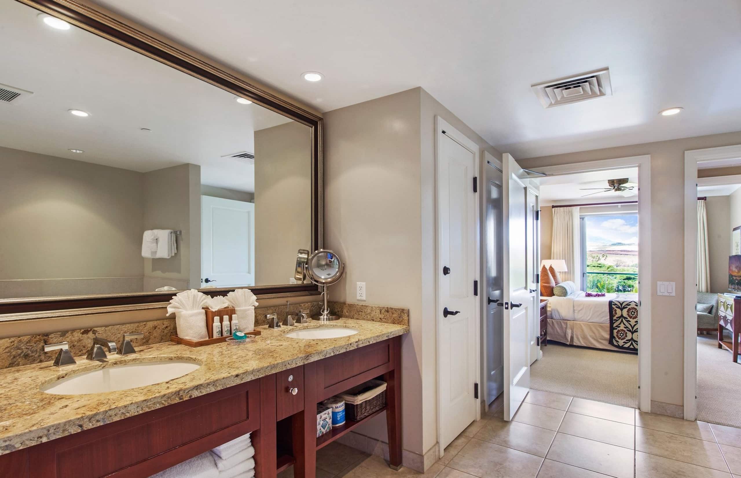 Condo in Lahaina · ★4.93 · 1 bedroom · 3 beds · 1 bath - Image 16