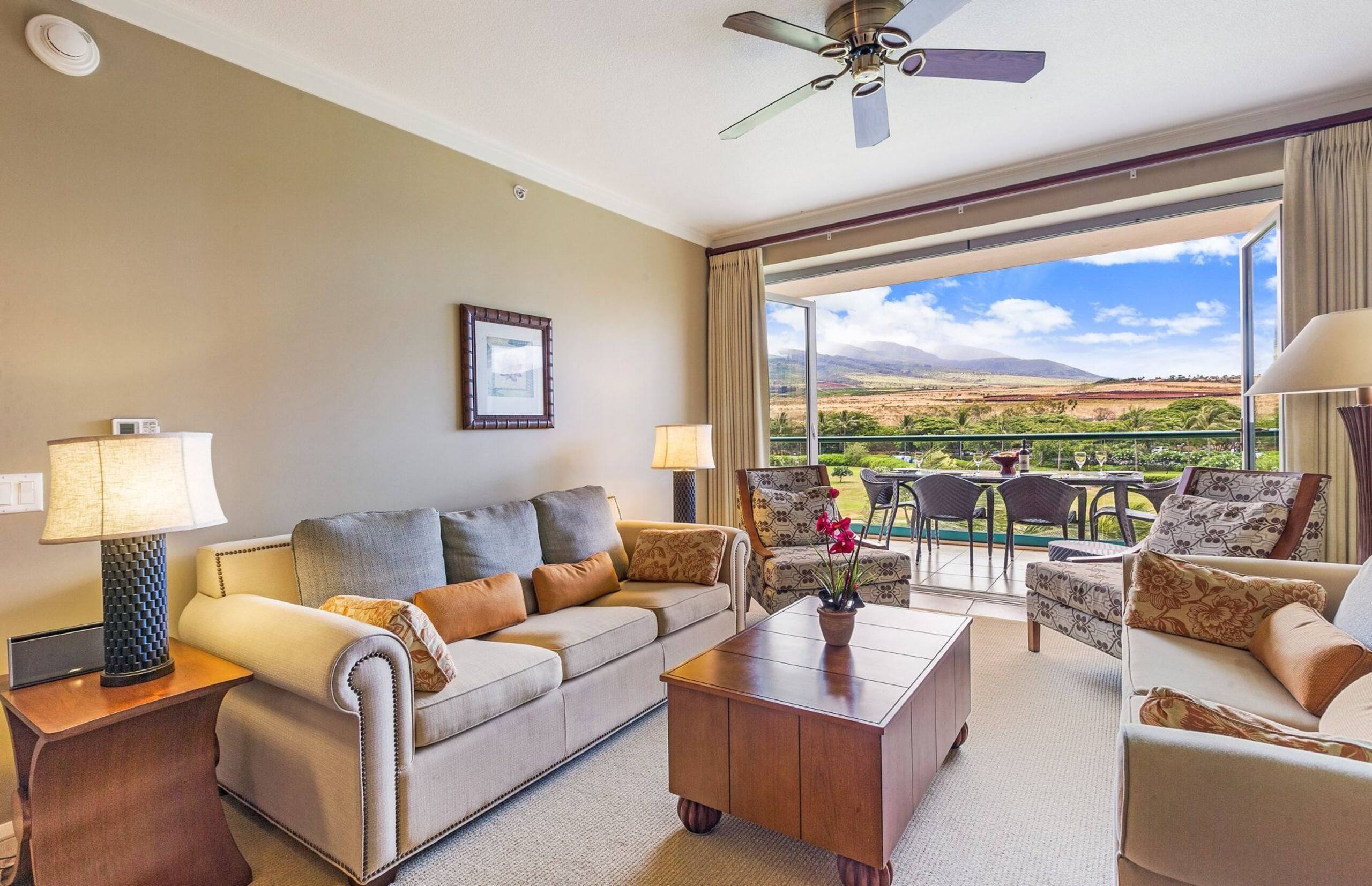 Condo in Lahaina · ★4.93 · 1 bedroom · 3 beds · 1 bath - Image 2