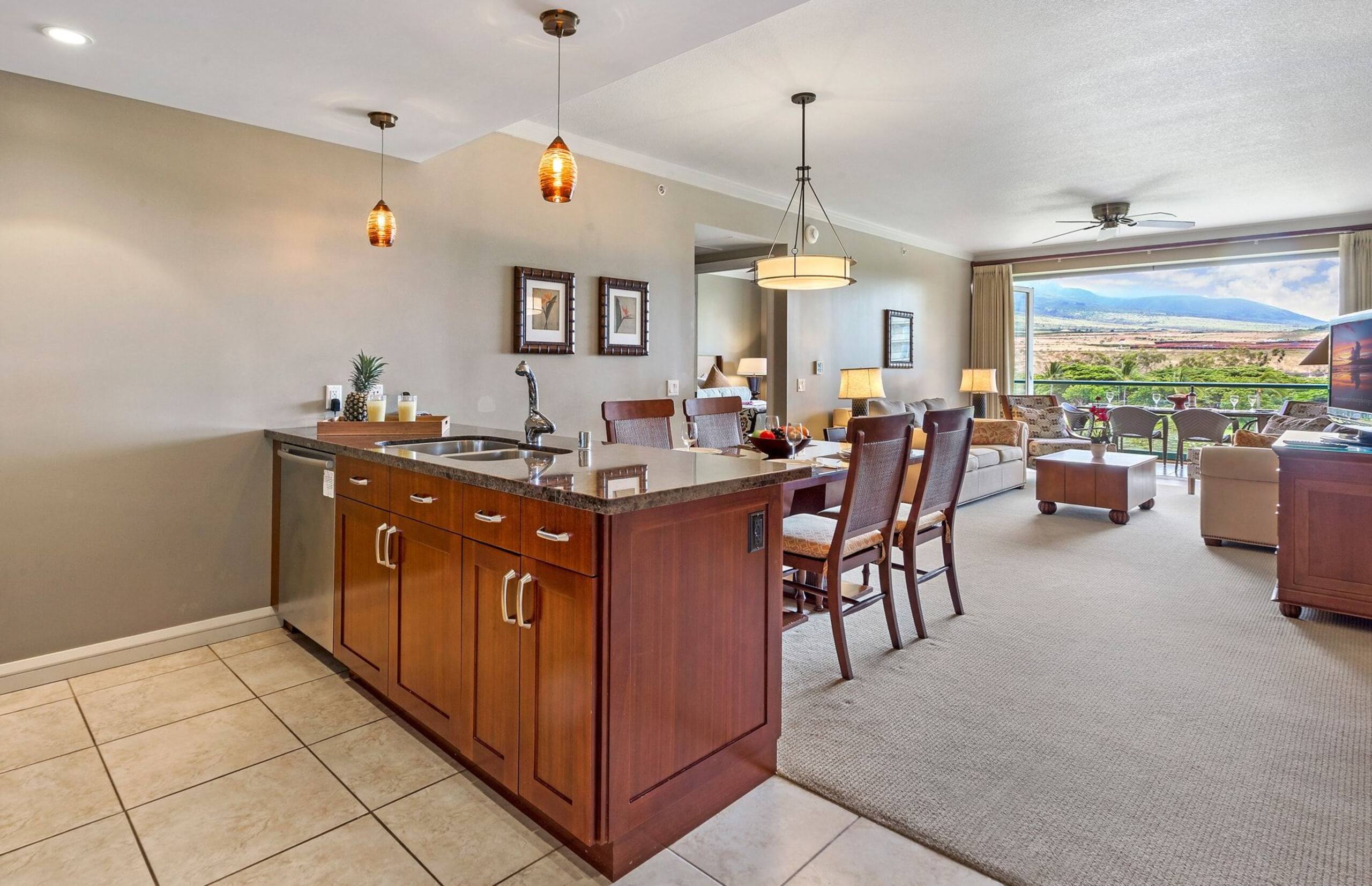 Condo in Lahaina · ★4.93 · 1 bedroom · 3 beds · 1 bath - Image 4