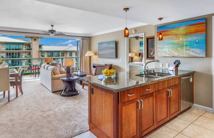 Maui Resort Rentals: Honua Kai Hokulani 649 gallery image 2