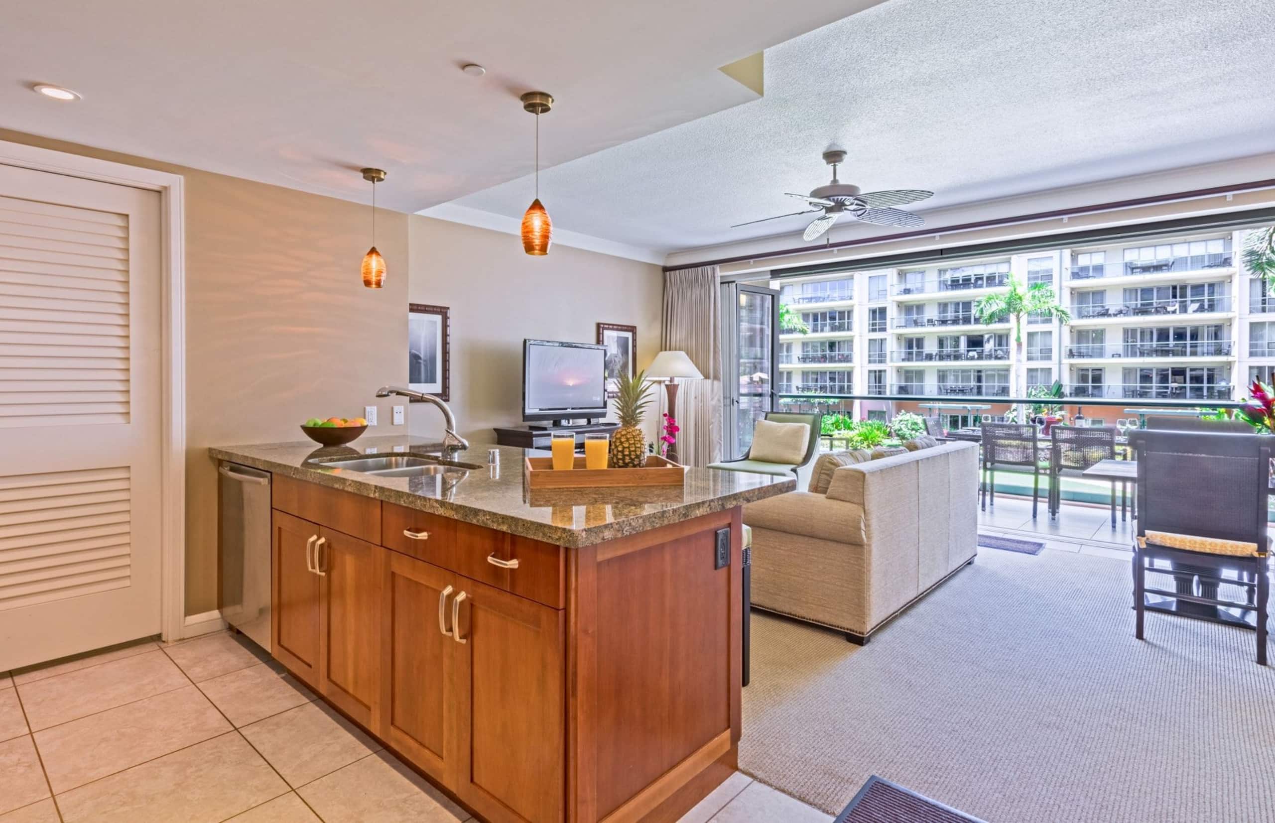 Condo in Lahaina · ★5.0 · 1 bedroom · 2 beds · 1 bath - Image 2