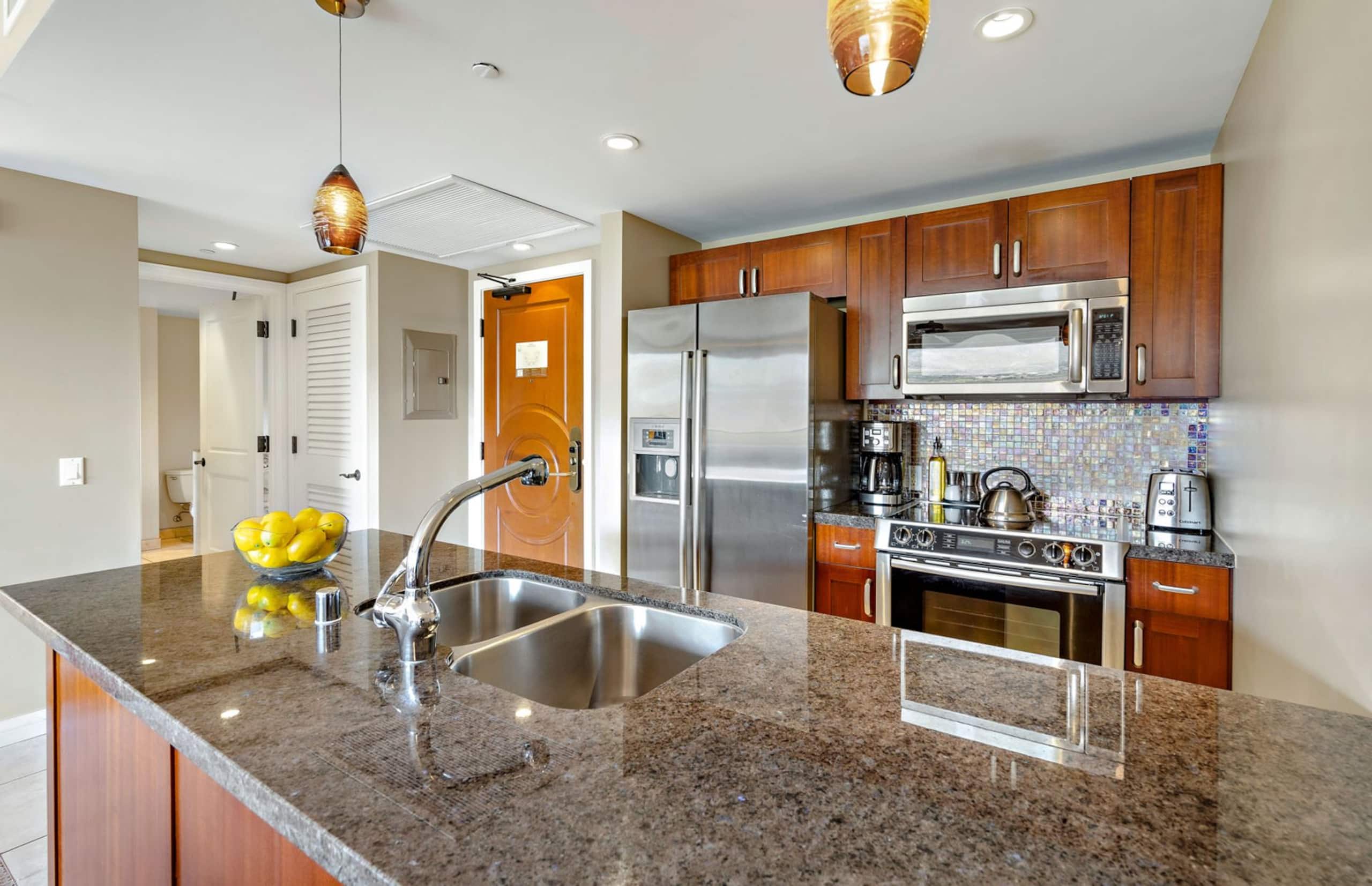 Condo in Lahaina · ★4.66 · 1 bedroom · 2 beds · 1 bath - Image 9